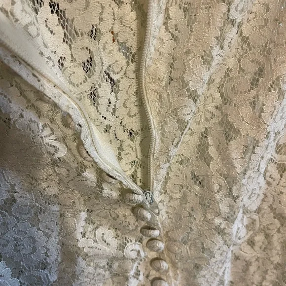 Vintage Elegant White Lace Dress - Picture 6 of 6